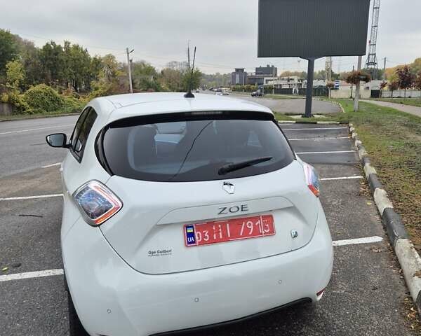 Белый Рено Зое, объемом двигателя 0 л и пробегом 138 тыс. км за 6700 $, фото 9 на Automoto.ua