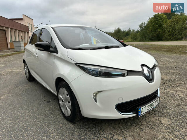 Белый Рено Зое, объемом двигателя 0 л и пробегом 104 тыс. км за 6570 $, фото 79 на Automoto.ua