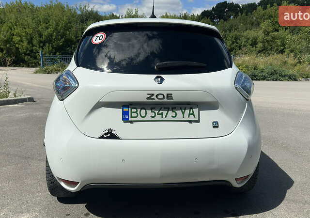 Белый Рено Зое, объемом двигателя 0 л и пробегом 160 тыс. км за 6350 $, фото 5 на Automoto.ua