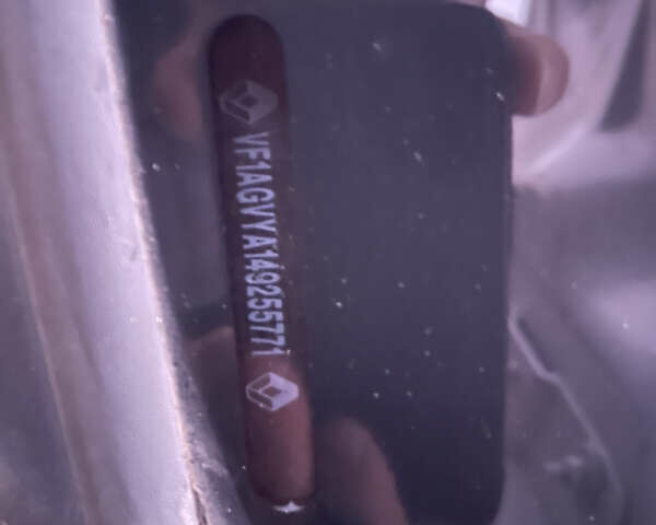 Белый Рено Зое, объемом двигателя 0 л и пробегом 155 тыс. км за 6800 $, фото 16 на Automoto.ua