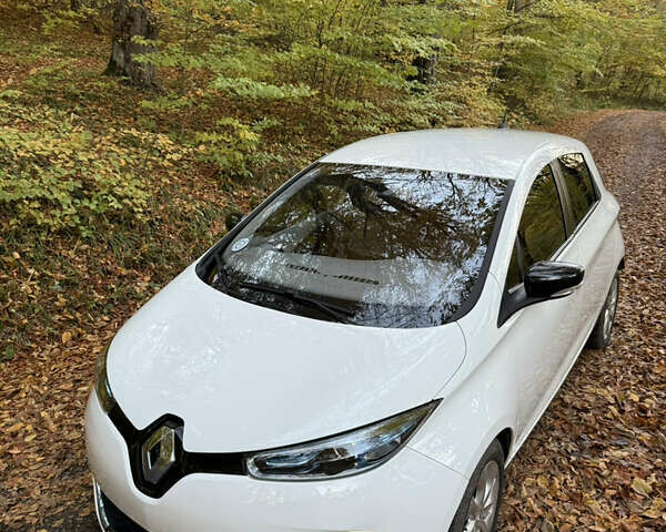 Рено Зое 2013 в Бережанах на Automoto.ua Белый Рено Зое, объемом двигателя 0 л и пробегом 131 тыс. км за 6500 $, фото 2 на Automoto.ua