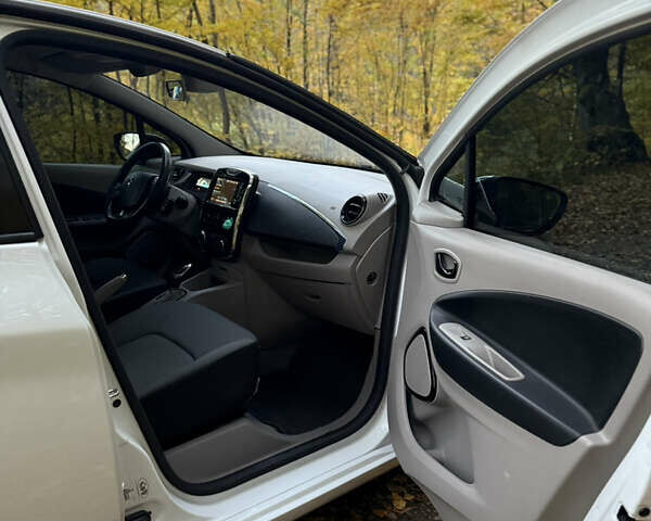 Рено Зое 2013 в Бережанах на Automoto.ua Белый Рено Зое, объемом двигателя 0 л и пробегом 131 тыс. км за 6500 $, фото 18 на Automoto.ua