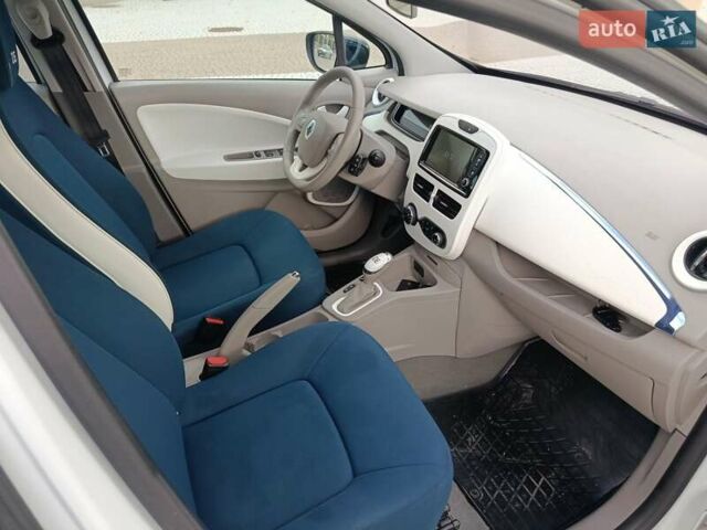 Білий Рено Зое, об'ємом двигуна 0 л та пробігом 53 тис. км за 6150 $, фото 6 на Automoto.ua