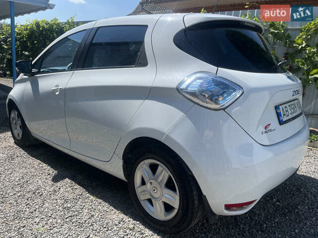 Білий Рено Зое, об'ємом двигуна 0 л та пробігом 130 тис. км за 6000 $, фото 3 на Automoto.ua