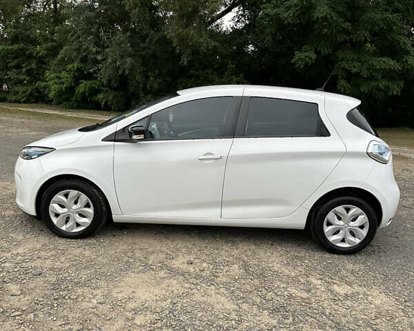 Белый Рено Зое, объемом двигателя 0 л и пробегом 104 тыс. км за 6570 $, фото 11 на Automoto.ua