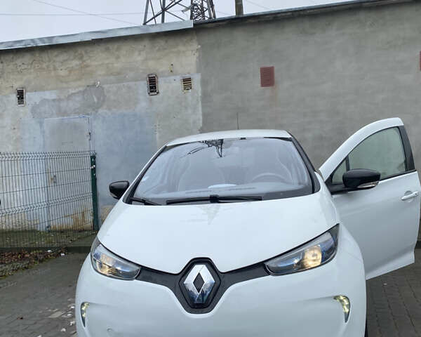 Белый Рено Зое, объемом двигателя 0 л и пробегом 211 тыс. км за 5800 $, фото 15 на Automoto.ua