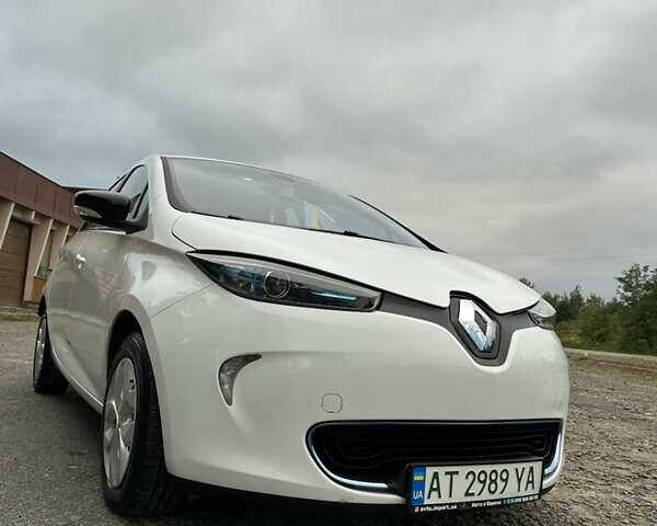 Рено Зое 2013 в Калуше на Automoto.ua Белый Рено Зое, объемом двигателя 0 л и пробегом 106 тыс. км за 6650 $, фото 17 на Automoto.ua