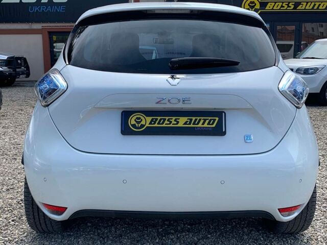 Белый Рено Зое, объемом двигателя 24 л и пробегом 81 тыс. км за 7950 $, фото 4 на Automoto.ua