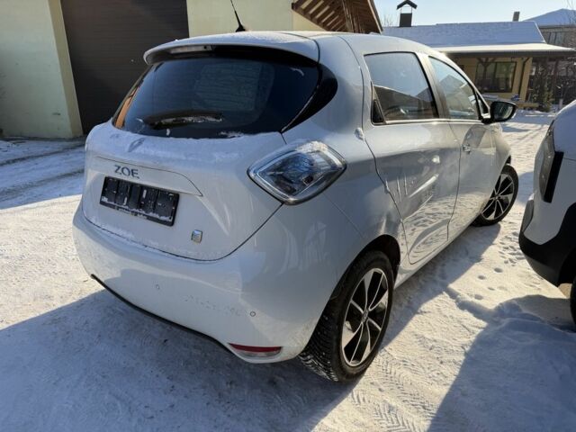 Білий Рено Зое, об'ємом двигуна 0 л та пробігом 100 тис. км за 9370 $, фото 4 на Automoto.ua