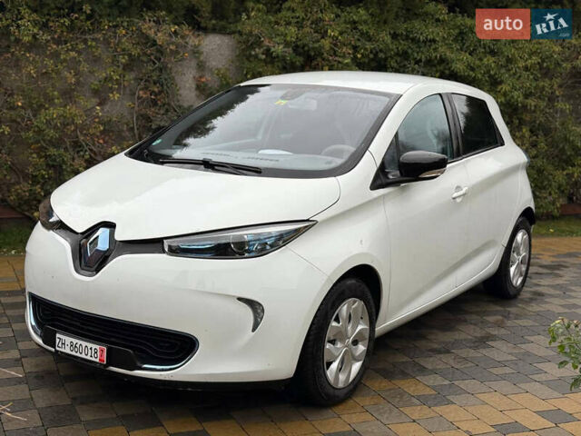 Белый Рено Зое, объемом двигателя 0 л и пробегом 72 тыс. км за 4700 $, фото 2 на Automoto.ua