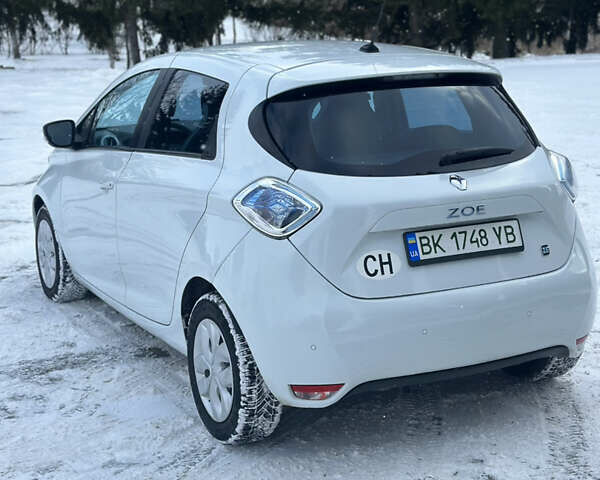 Білий Рено Зое, об'ємом двигуна 0 л та пробігом 73 тис. км за 5800 $, фото 11 на Automoto.ua