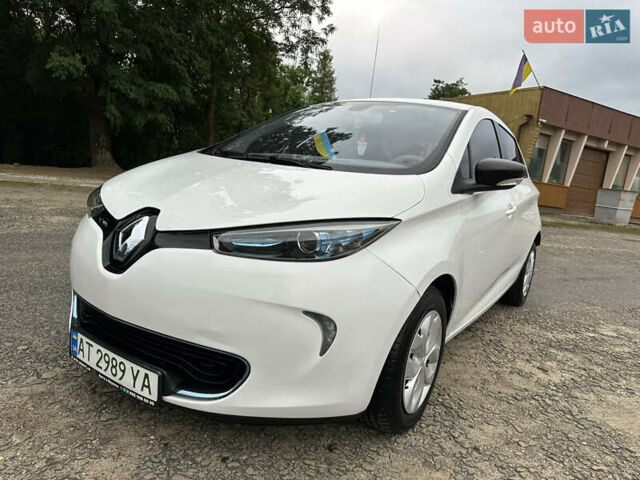 Белый Рено Зое, объемом двигателя 0 л и пробегом 104 тыс. км за 6570 $, фото 70 на Automoto.ua