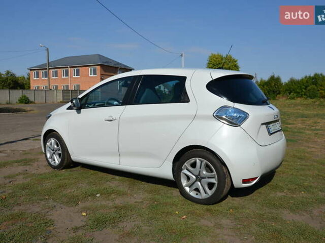 Белый Рено Зое, объемом двигателя 0 л и пробегом 118 тыс. км за 6600 $, фото 10 на Automoto.ua