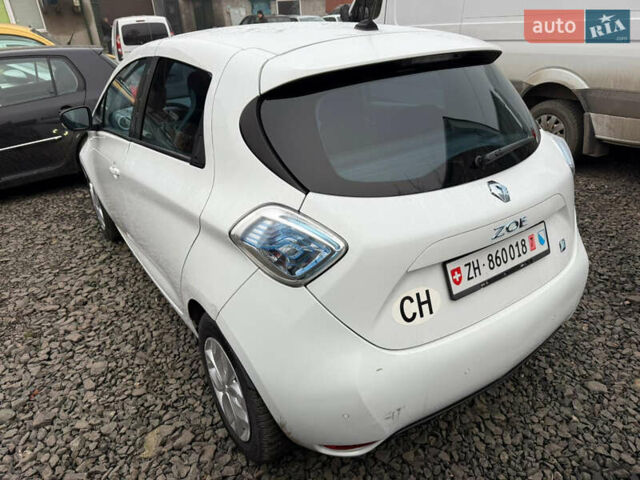 Белый Рено Зое, объемом двигателя 0 л и пробегом 72 тыс. км за 5400 $, фото 1 на Automoto.ua