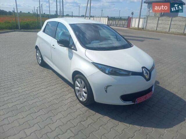 Белый Рено Зое, объемом двигателя 0 л и пробегом 150 тыс. км за 5600 $, фото 8 на Automoto.ua