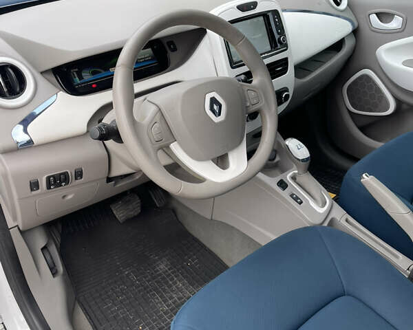 Білий Рено Зое, об'ємом двигуна 0 л та пробігом 146 тис. км за 6300 $, фото 11 на Automoto.ua