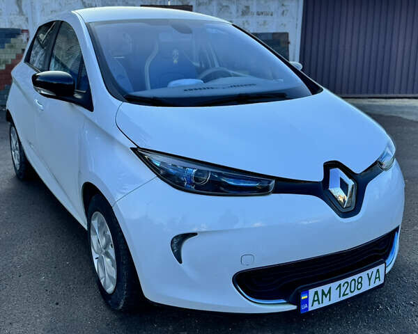 Белый Рено Зое, объемом двигателя 0 л и пробегом 160 тыс. км за 6900 $, фото 3 на Automoto.ua
