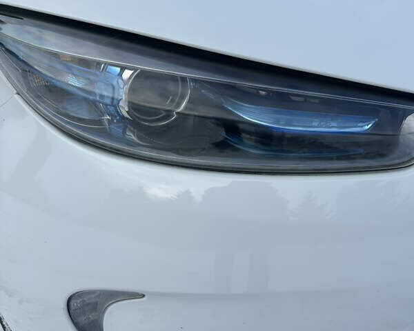 Білий Рено Зое, об'ємом двигуна 0 л та пробігом 73 тис. км за 5800 $, фото 42 на Automoto.ua