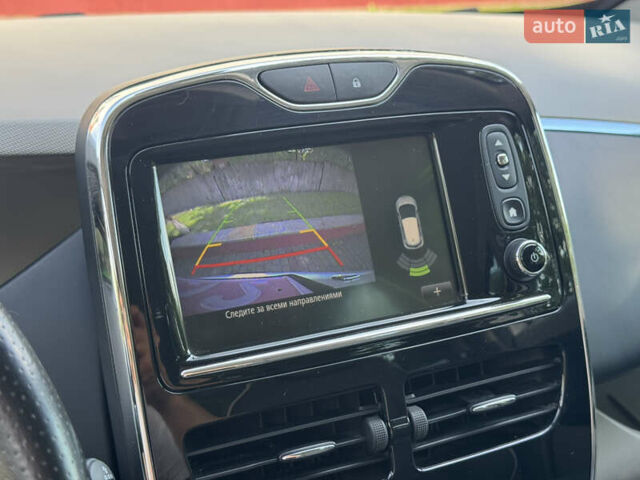 Белый Рено Зое, объемом двигателя 0 л и пробегом 155 тыс. км за 6300 $, фото 22 на Automoto.ua