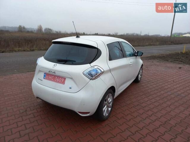 Белый Рено Зое, объемом двигателя 0 л и пробегом 150 тыс. км за 5550 $, фото 2 на Automoto.ua