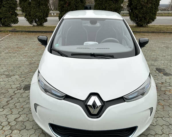 Білий Рено Зое, об'ємом двигуна 0 л та пробігом 72 тис. км за 5999 $, фото 25 на Automoto.ua
