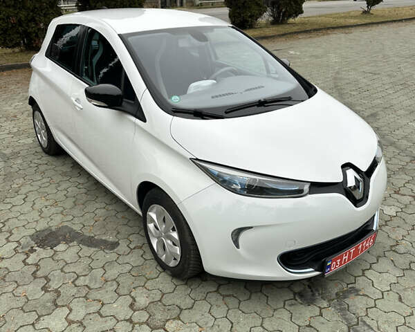 Білий Рено Зое, об'ємом двигуна 0 л та пробігом 72 тис. км за 5999 $, фото 26 на Automoto.ua