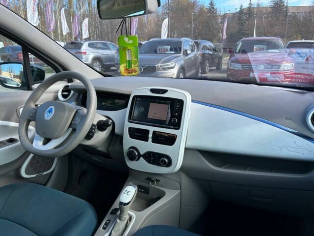 Білий Рено Зое, об'ємом двигуна 0 л та пробігом 201 тис. км за 6400 $, фото 14 на Automoto.ua