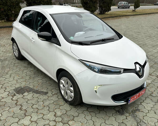 Білий Рено Зое, об'ємом двигуна 0 л та пробігом 72 тис. км за 5999 $, фото 4 на Automoto.ua