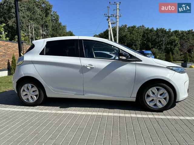 Белый Рено Зое, объемом двигателя 0 л и пробегом 163 тыс. км за 6200 $, фото 3 на Automoto.ua