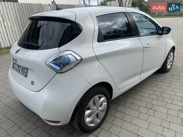 Белый Рено Зое, объемом двигателя 0 л и пробегом 154 тыс. км за 5650 $, фото 9 на Automoto.ua