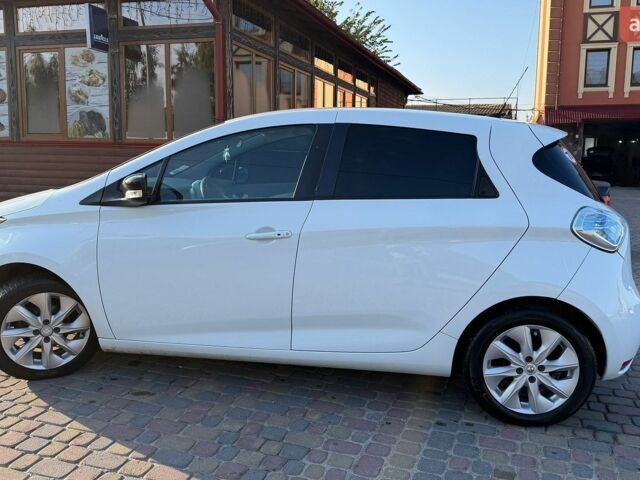 Белый Рено Зое, объемом двигателя 0 л и пробегом 192 тыс. км за 5900 $, фото 7 на Automoto.ua