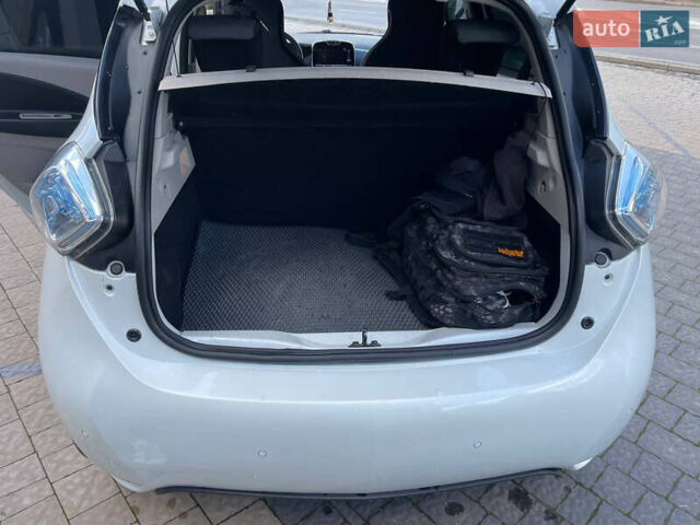 Рено Зое 2013 у Івано-Франківську на Automoto.ua Білий Рено Зое, об'ємом двигуна 0 л та пробігом 175 тис. км за 5900 $, фото 17 на Automoto.ua