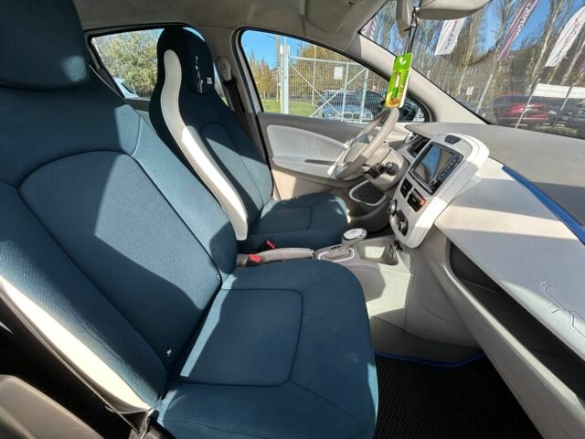 Білий Рено Зое, об'ємом двигуна 0 л та пробігом 201 тис. км за 6400 $, фото 16 на Automoto.ua