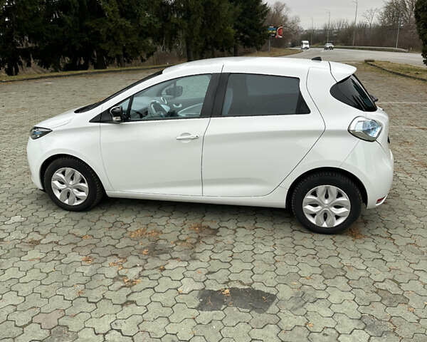 Білий Рено Зое, об'ємом двигуна 0 л та пробігом 72 тис. км за 5999 $, фото 23 на Automoto.ua