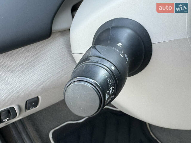 Белый Рено Зое, объемом двигателя 0 л и пробегом 155 тыс. км за 6300 $, фото 18 на Automoto.ua