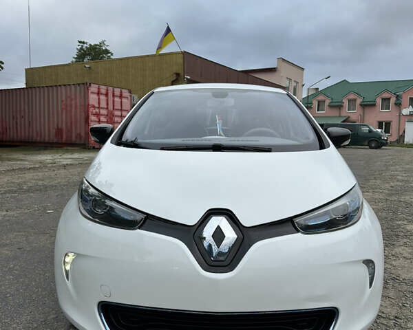 Белый Рено Зое, объемом двигателя 0 л и пробегом 104 тыс. км за 6570 $, фото 35 на Automoto.ua