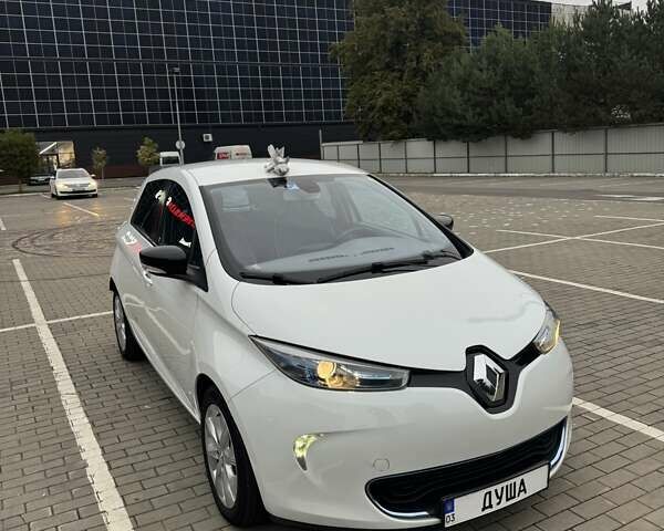 Белый Рено Зое, объемом двигателя 0 л и пробегом 100 тыс. км за 6500 $, фото 3 на Automoto.ua