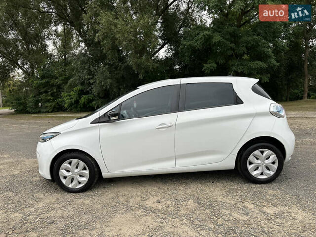 Белый Рено Зое, объемом двигателя 0 л и пробегом 104 тыс. км за 6570 $, фото 81 на Automoto.ua