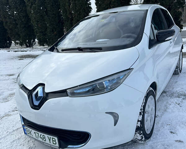 Білий Рено Зое, об'ємом двигуна 0 л та пробігом 73 тис. км за 5800 $, фото 27 на Automoto.ua