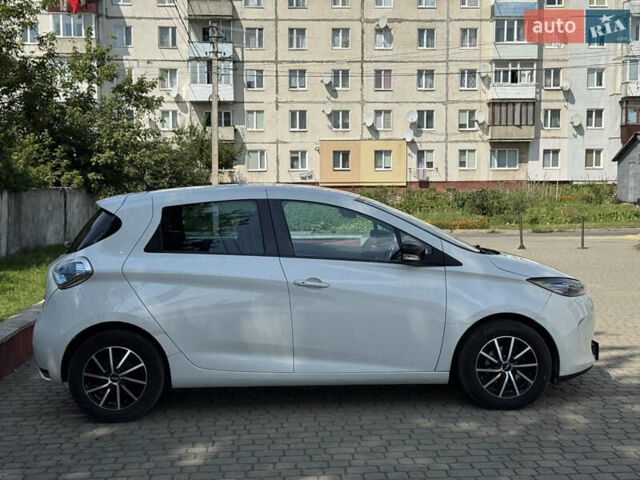 Белый Рено Зое, объемом двигателя 0 л и пробегом 155 тыс. км за 6300 $, фото 6 на Automoto.ua