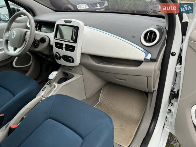 Рено Зое 2013 в Житомире на Automoto.ua Белый Рено Зое, объемом двигателя 0 л и пробегом 130 тыс. км за 6300 $, фото 24 на Automoto.ua