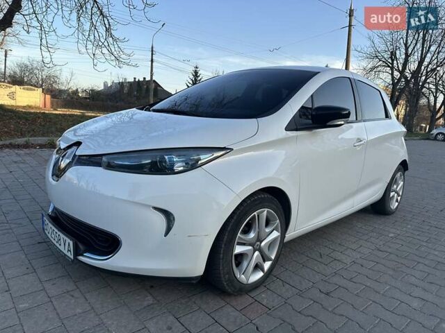 Белый Рено Зое, объемом двигателя 0 л и пробегом 120 тыс. км за 5999 $, фото 3 на Automoto.ua