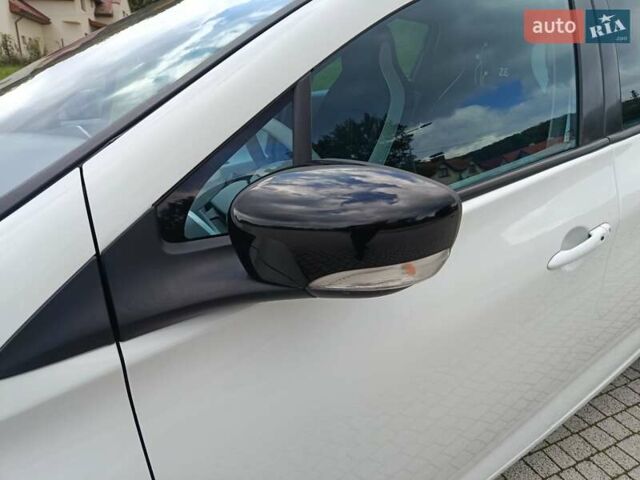 Білий Рено Зое, об'ємом двигуна 0 л та пробігом 53 тис. км за 6150 $, фото 1 на Automoto.ua