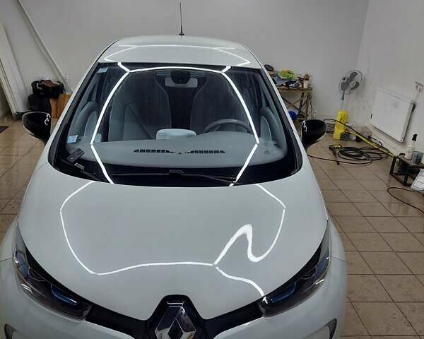 Білий Рено Зое, об'ємом двигуна 0 л та пробігом 83 тис. км за 5900 $, фото 12 на Automoto.ua