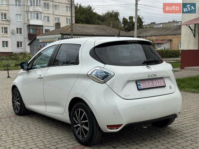 Белый Рено Зое, объемом двигателя 0 л и пробегом 158 тыс. км за 5999 $, фото 6 на Automoto.ua