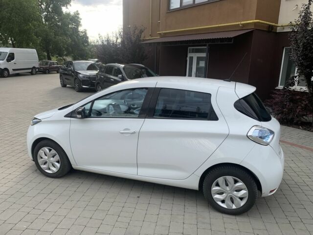 Белый Рено Зое, объемом двигателя 0 л и пробегом 154 тыс. км за 5650 $, фото 3 на Automoto.ua