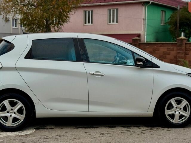 Білий Рено Зое, об'ємом двигуна 0 л та пробігом 84 тис. км за 6990 $, фото 6 на Automoto.ua