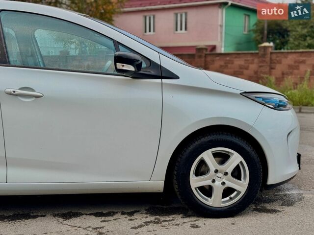 Білий Рено Зое, об'ємом двигуна 0 л та пробігом 84 тис. км за 6990 $, фото 4 на Automoto.ua