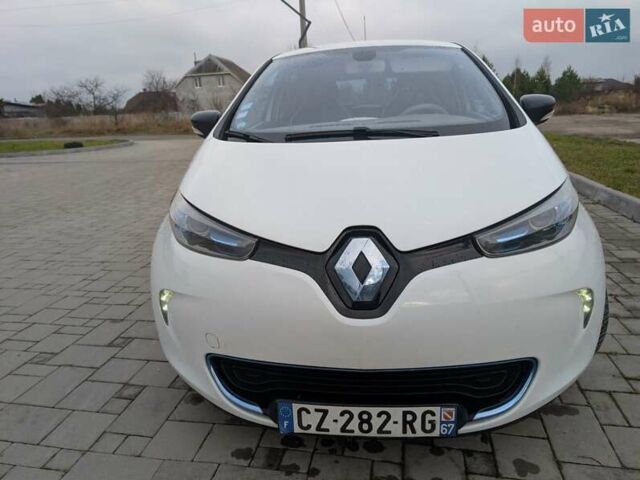 Белый Рено Зое, объемом двигателя 0 л и пробегом 154 тыс. км за 5700 $, фото 15 на Automoto.ua