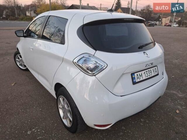 Белый Рено Зое, объемом двигателя 0 л и пробегом 144 тыс. км за 6300 $, фото 5 на Automoto.ua